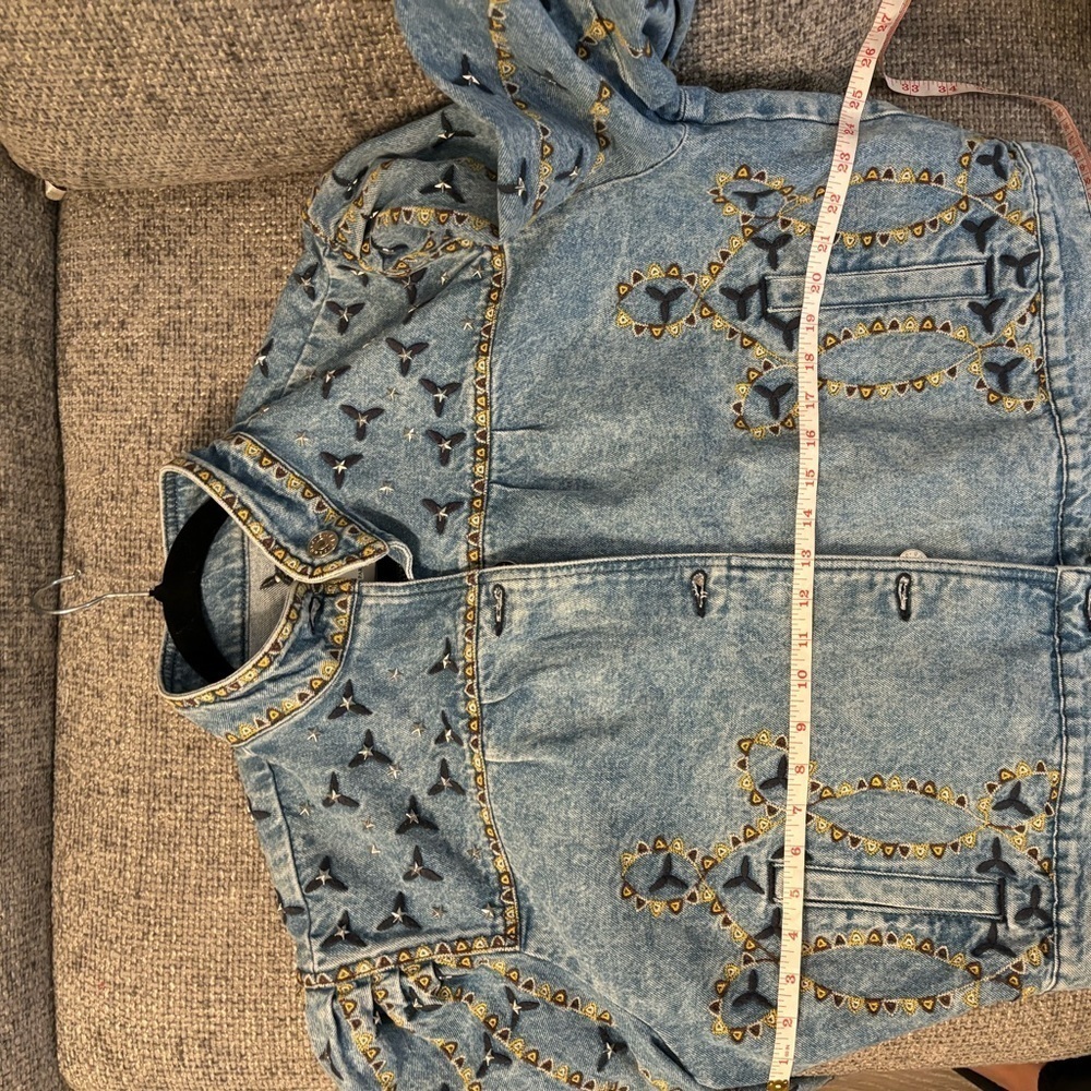 Brand new with tag AUTHENTIC women denim Sandro embroidered Jacket 40! - Picture 10 of 17